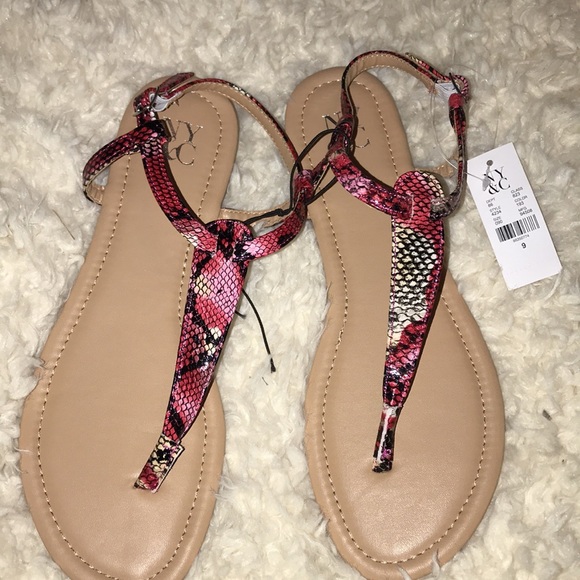 Sandals - Picture 2 of 3